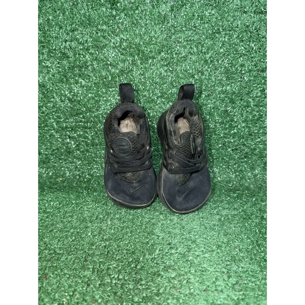 Nike Little Presto Toddler Kids Size 5C Triple Black Walking Shoes Sneakers‎